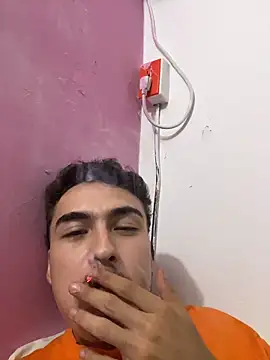 Snapshot of vanilla_Kush chatting on February 5, 3:00 am vanilla Kush online show from February 5, 3:00 am