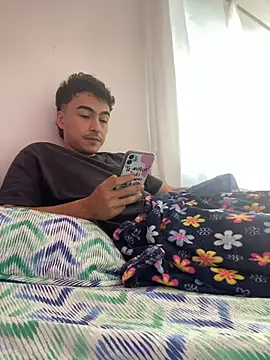 Snapshot of vanilla_Kush chatting on February 17, 2:24 pm vanilla Kush online show from February 17, 2:24 pm