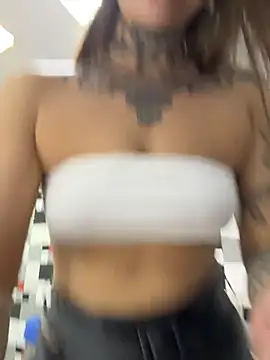 Snapshot of KishaMur chatting on February 18, 4:19 am KishaMur online show from February 18, 4:19 am