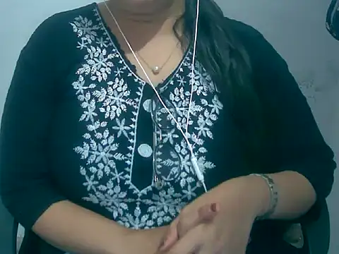 Cute Aliyaa online show from March 14, 9:15 am