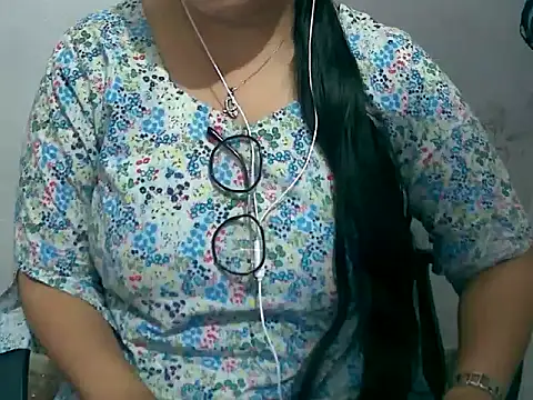 Cute Aliyaa online show from March 16, 9:57 am