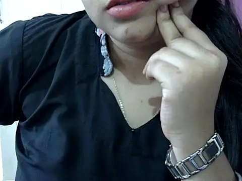 Cute Aliyaa online show from April 26, 11:52 am