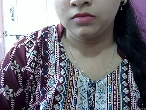 Cute Aliyaa online show from May 9, 11:48 am