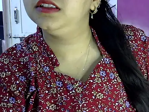 Cute Aliyaa online show from May 25, 10:10 am