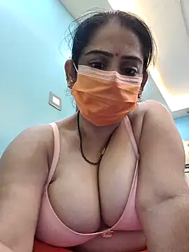 Snapshot of diyam4002 chatting on February 2, 7:34 pm diyam4002 online show from February 2, 7:34 pm