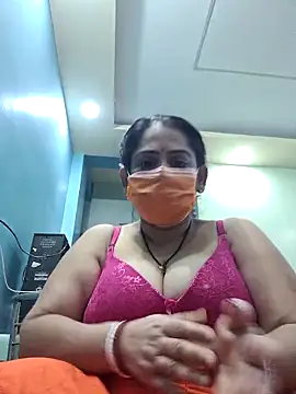 Snapshot of diyam4002 chatting on February 4, 2:56 pm diyam4002 online show from February 4, 2:56 pm