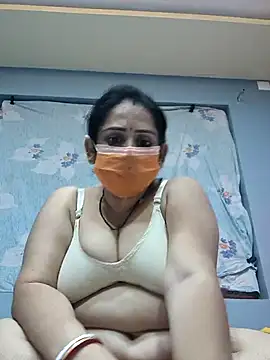 Snapshot of diyam4002 chatting on February 18, 6:26 pm diyam4002 online show from February 18, 6:26 pm