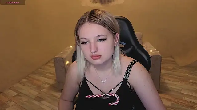 Snapshot of grase_neon chatting on February 18, 11:06 am grase neon online show from February 18, 11:06 am