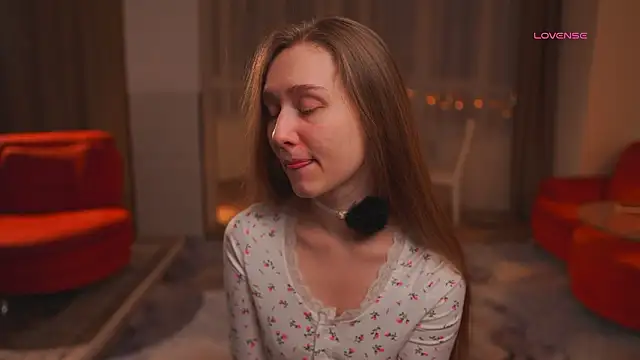 SharaNewbern online show from March 14, 2:44 pm