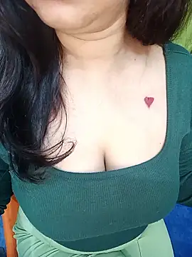 Snapshot of alinaarora chatting on February 13, 6:09 am alinaarora online show from February 13, 6:09 am