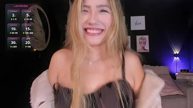 Isa cortes  online show from March 27, 1:55 pm