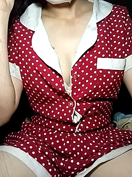 derylove  online show from April 12, 3:17 pm