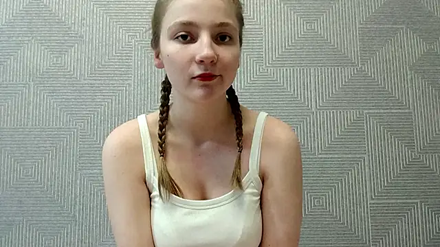 Snapshot of KateClarky chatting on February 3, 8:03 pm KateClarky online show from February 3, 8:03 pm