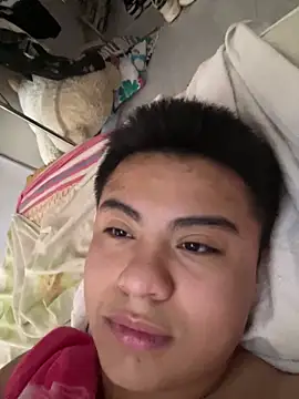 Snapshot of andresmahecha777 chatting on February 7, 2:32 pm andresmahecha777 online show from February 7, 2:32 pm