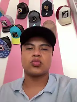 Snapshot of andresmahecha777 chatting on March 1, 2:08 pm andresmahecha777 online show from March 1, 2:08 pm