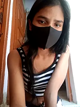 Snapshot of Mahira-- chatting on March 6, 7:05 am Mahira-- online show from March 6, 7:05 am