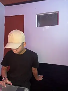 bliinkii and luka  online show from April 1, 1:34 pm