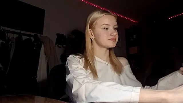 ChongTreece online show from February 15, 6:10 am