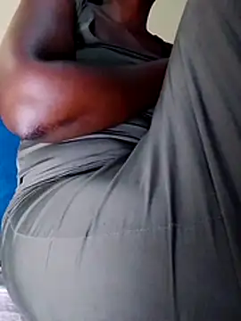 Snapshot of Charodine chatting on March 28, 5:07 am Charodine online show from March 28, 5:07 am