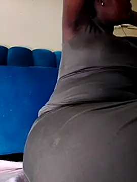 Snapshot of Charodine chatting on April 9, 4:45 am Charodine online show from April 9, 4:45 am