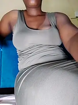 Snapshot of Charodine chatting on April 14, 4:40 am Charodine online show from April 14, 4:40 am