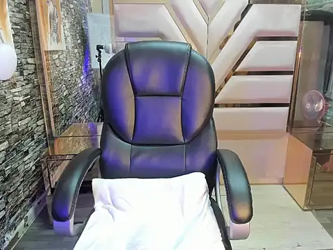 Gerogina Divaio online show from February 6, 1:47 pm