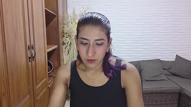 Snapshot of Violet_rousse7 chatting on June 3, 4:26 am Violet rousse7 online show from June 3, 4:26 am