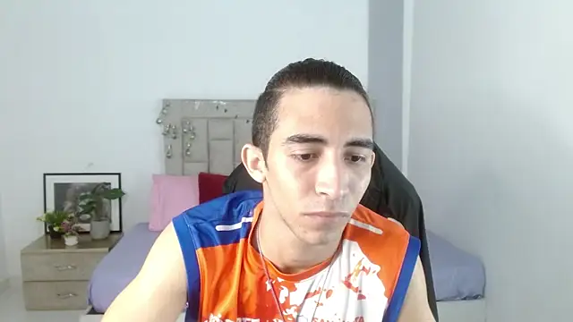 Snapshot of Caius_fox chatting on February 3, 11:26 am Caius fox online show from February 3, 11:26 am