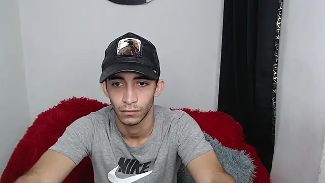 Snapshot of Caius_fox chatting on February 10, 11:14 am Caius fox online show from February 10, 11:14 am