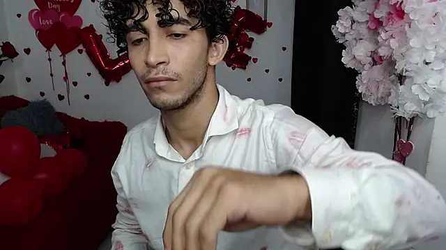 Snapshot of Caius_fox chatting on February 14, 11:18 am Caius fox online show from February 14, 11:18 am