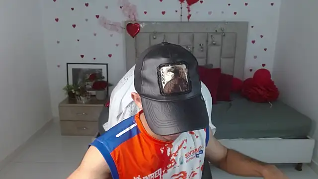 Snapshot of Caius_fox chatting on February 28, 11:11 am Caius fox online show from February 28, 11:11 am