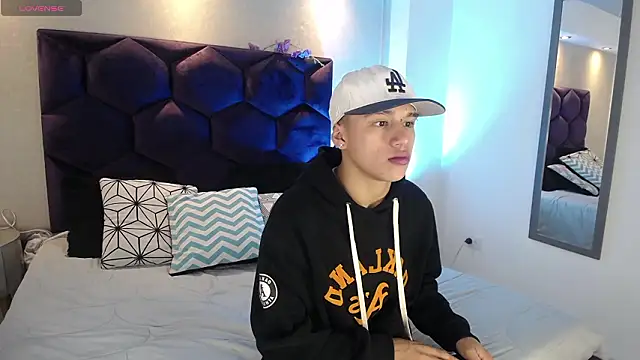 Dominik Souza online show from March 18, 7:50 pm