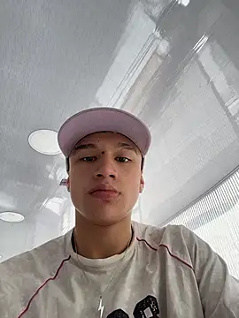 Dominik Souza online show from April 11, 7:07 pm