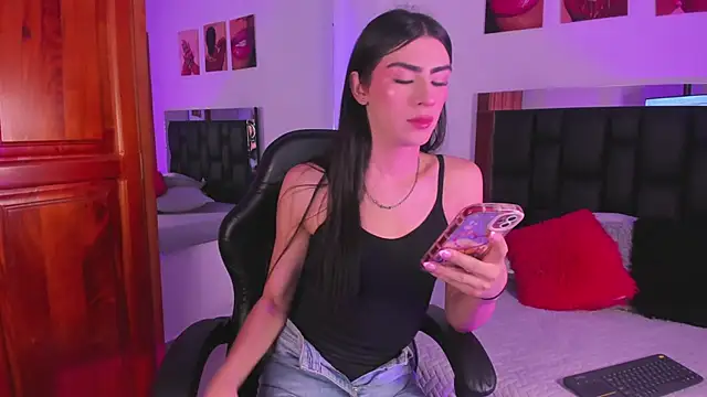 Snapshot of Isabella_Moon9 chatting on February 23, 11:40 am Isabella Moon9 online show from February 23, 11:40 am