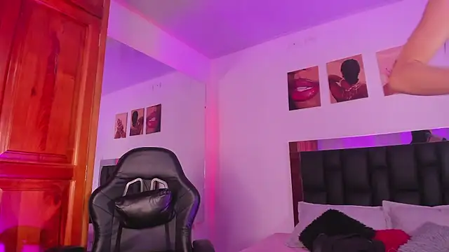 Snapshot of Isabella_Moon9 chatting on February 28, 11:44 am Isabella Moon9 online show from February 28, 11:44 am