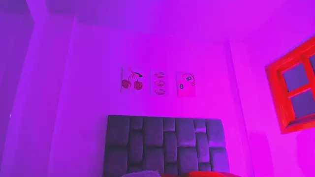 Isabella Moon9 online show from May 30, 11:40 am