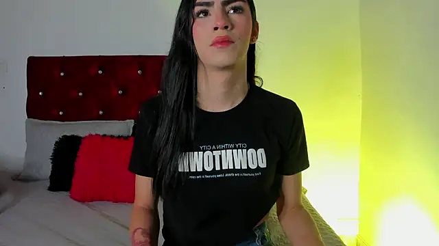 Snapshot of Isabella_Moon9 chatting on June 27, 11:37 am Isabella Moon9 online show from June 27, 11:37 am