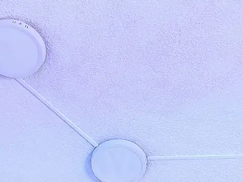 KylieWhitee online show from March 21, 8:19 am