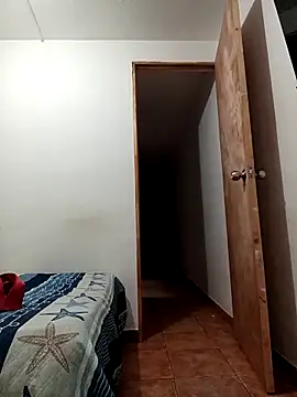 Snapshot of luna_pinky chatting on February 9, 6:34 pm luna pinky online show from February 9, 6:34 pm