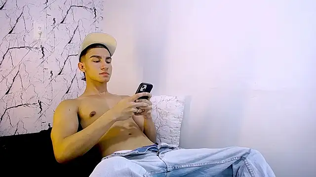 BabyAndy  online show from April 8, 12:10 am