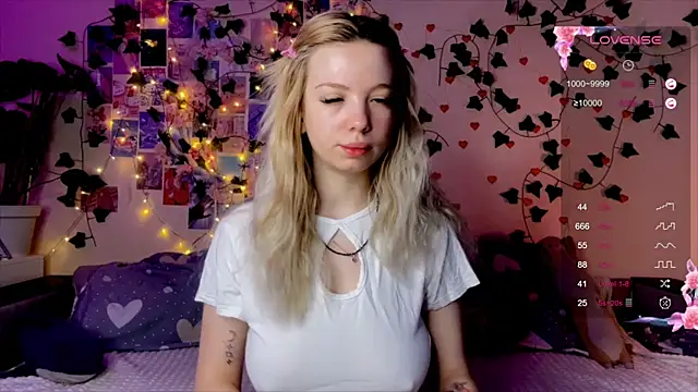 Akari-moon online show from April 11, 3:22 am