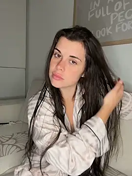 houseofnova online show from February 25, 8:40 pm