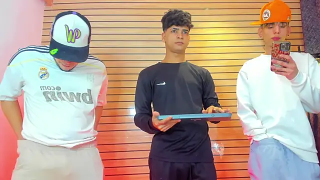 TheBatMansion online show from April 9, 6:13 am