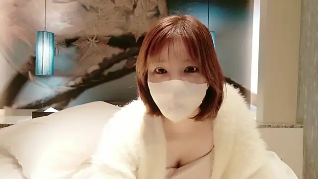 Snapshot of _3_mNm_3_ chatting on February 9, 2:32 pm 3 mNm 3 online show from February 9, 2:32 pm