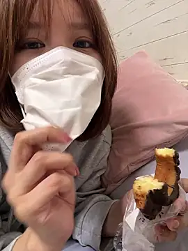  3 mNm 3  online show from March 22, 3:59 pm