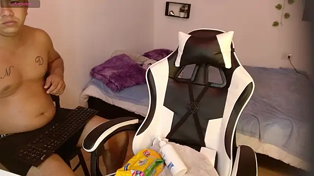 Couple fantasy30 online show from February 15, 5:04 am