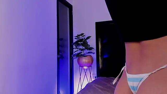 mia roosee1 online show from April 21, 6:52 am