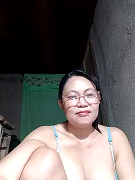 Snapshot of hotpinay_45 chatting on February 11, 10:53 am hotpinay 45 online show from February 11, 10:53 am