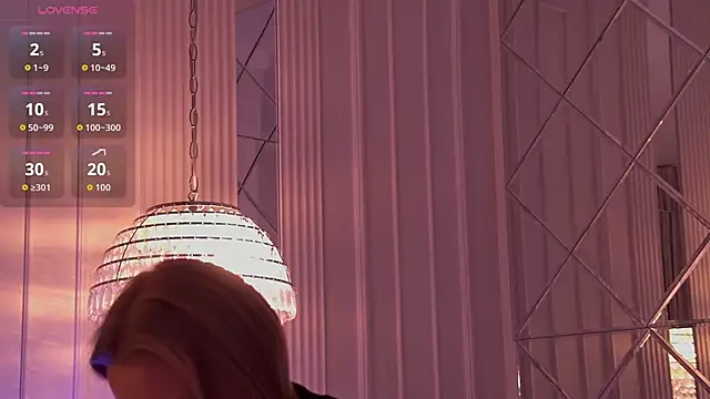 Snapshot of MollyHilton chatting on February 20, 9:26 pm MollyHilton online show from February 20, 9:26 pm