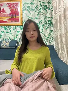 BIGBABYYEYE online show from March 23, 1:48 pm